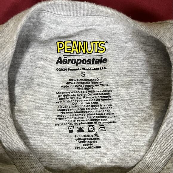 Snoopy Peanuts Aeropostale Sm T-Shirt Snowboarding Woodstock Winter Snowflake - Picture 5 of 8